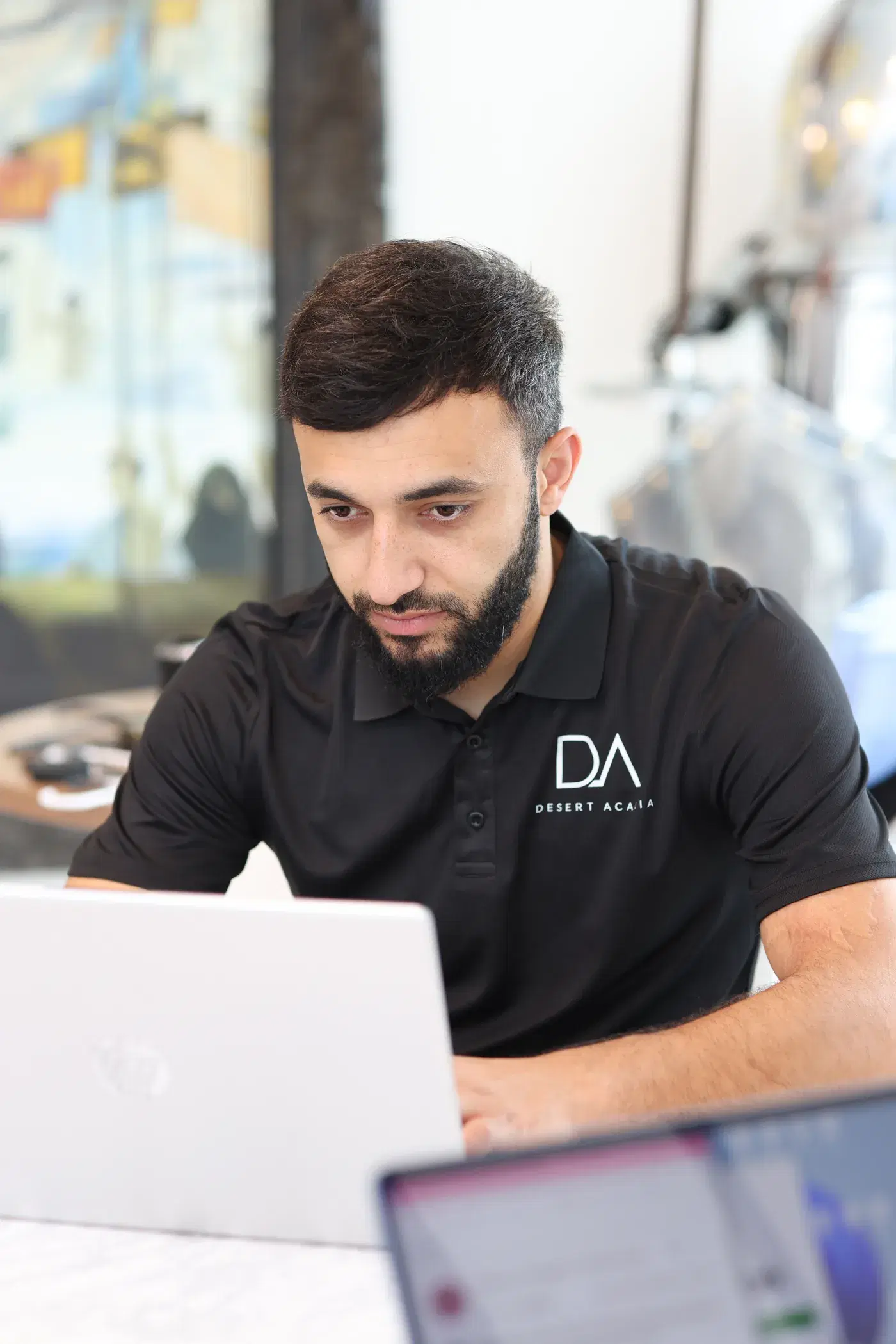 A Desert Acacia engineer focused on building